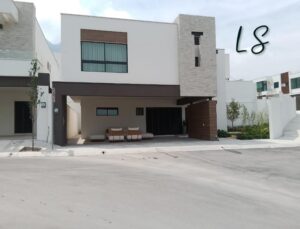 Casa en venta, Reserva Cumbres, hasta 14 x 20 m2, arriba Paseo de los Leones; Monterrey Nuevo León