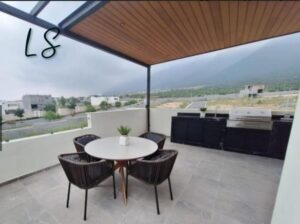 Casa en venta, Zona Dominio Cumbres, arriba Paseo de los Leones; Monterrey, Nuevo León