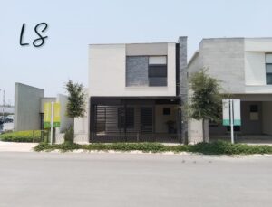 Casa en venta, Zona Reserva Cumbres, 7x17 cuadra bajo Paseo de los Leones; Monterrey Nuevo León