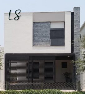 Casa en venta, Zona Reserva Cumbres, 7x17 cuadra bajo Paseo de los Leones; Monterrey Nuevo León