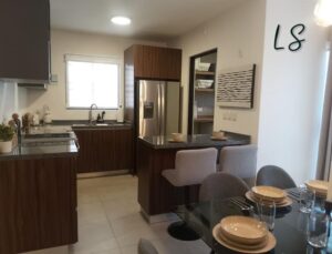 Casa en venta, Zona Reserva Cumbres, 7x17 cuadra bajo Paseo de los Leones; Monterrey Nuevo León