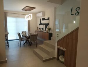 Casa en venta, Zona Reserva Cumbres, 7x17 cuadra bajo Paseo de los Leones; Monterrey Nuevo León