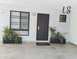 Casa en venta, Zona Reserva Cumbres, 7x17 cuadra bajo Paseo de los Leones; Monterrey Nuevo León